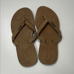 Reef Brown leather Flip Flops with Studded Straps NEW size 6